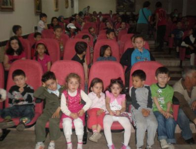 ÖZCAN ULUPINAR - Devrek Belediyesi'nden Tiyatro