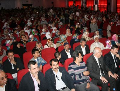 HÜSNÜ KANSıZ - Diyarbakır'da Başarılı Hafızlar Altınla Ödüllendirildi