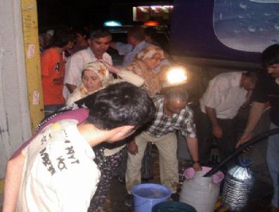 DÜNYA TICARET MERKEZI - Klasik oto meraklıları Kayseri'de buluştu