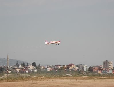 HIKMET ŞAHIN - Mersin'de Model Uçak Şenliği