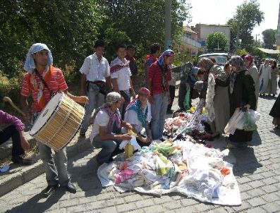 MERSIN ÜNIVERSITESI - Model uçaklar görücüye çıktı