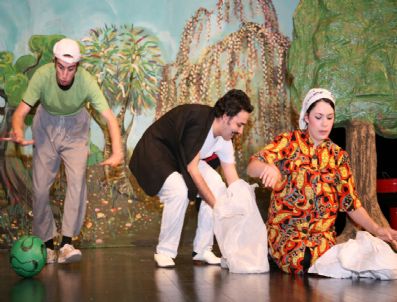 OSMAN HAMDİ BEY - 'Bu Dünya Hepimizin' Gebze'de Sahnelendi