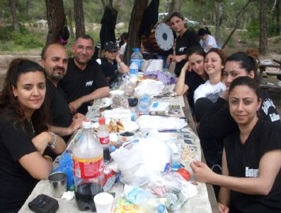 KUYULUK - Davullu Zurnalı Piknik Keyfi