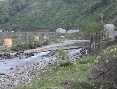 Kendi İmkanlarıyla Asma Köprü Yaptılar