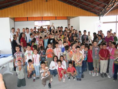 UĞUR DERSHANESI - Santraç Şampiyonlarına Ödül