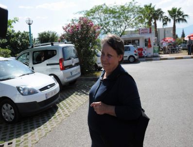 YASEMİN DALKILIÇ - Yasemin Dalkılıç Geceyi Hastanede Geçirecek