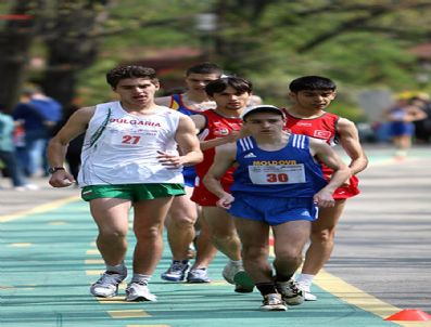 NIHAT NALBANT - Ayvalıklı Atletler Başarıya Doymuyor