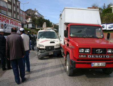 Islak Olan Yol Kazaya Neden Oldu