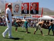 Seyyar eğitim aracında öğrecilere çevre konuları anlatıldı