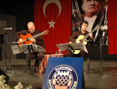 ONAT KUTLAR - Ahmet Kanneci'den Konser