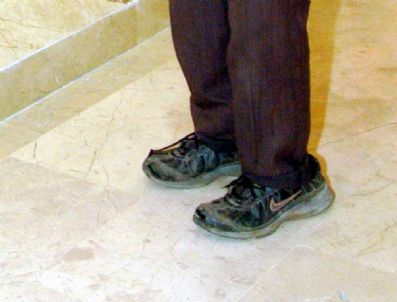 AYDıN GÜÇLÜ - Komşusunun Ayakkabısıyla Müze Gezisine Katılabildi