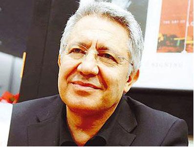 ONUR BAYRAKTAR - Livaneli'den oyunu izleyenlere hediye