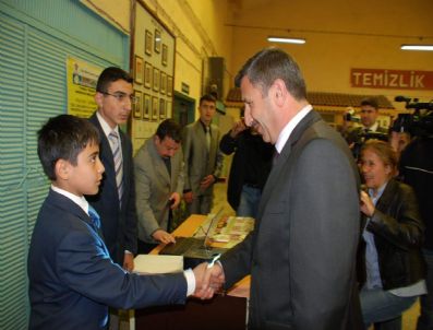 ALI GÖZEN - Vali Yılmaz, Başarılı Öğrencileri Tebrik Etti