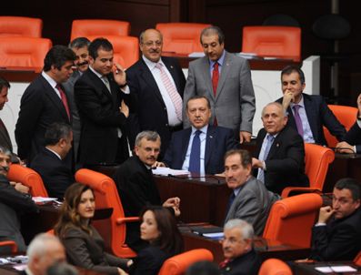 Anayasa paketinin kilit partisi DSP