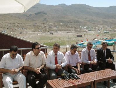 NEVZAT PALTA - Avusturya'da Aksaray rüzgarı esti