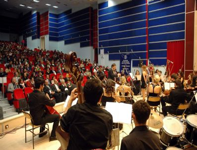 MOZART - Balıkesir Ticaret Odası Oda Orkestrası İlk Konserini Verdi
