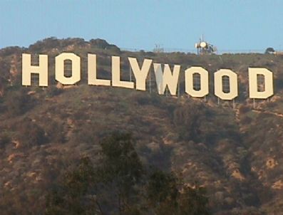 HUGH HEFNER - Hollywood yazısı yıkılmaktan kurtarıldı