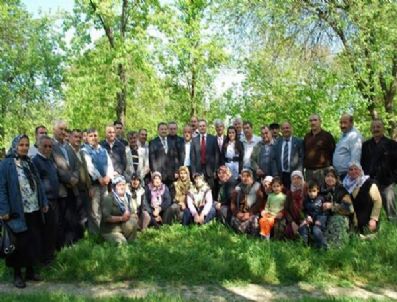 MEHMET FATIH ÇIÇEKLI - Kaymakam Seracılık Kursunda İncelemelerde Bulundu