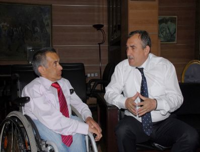 Kemal Demirel'den Başkan Yılmaz'a Nezaket Ziyareti