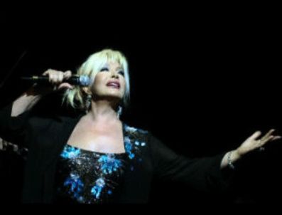 EMEL SAYIN - Muhteşem son Emel Sayın'dan