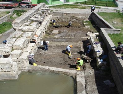 ALI OSMAN ERBIR - Sarıkaya'da Tarihi Roma Hamamı Kalıntıları Gün Yüzüne Çıkıyor