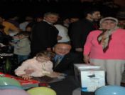 Üniversiteli Öğrencilerden Örnek Davranış