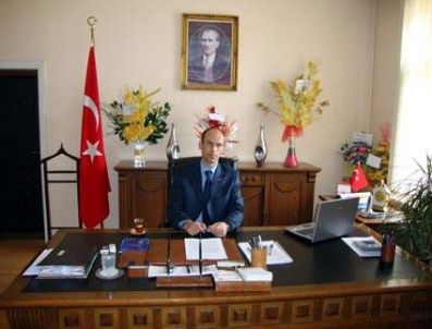 ŞENOL KAYA - Tunceli'nin Ovacık İlçesi Halkı, Kaymakamı Savunanlar Ve Karşıtları Olarak İkiye Bölündü.