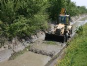 Düzce'de 55 Kilometrelik Ana Sulama Kanalları Temizlendi