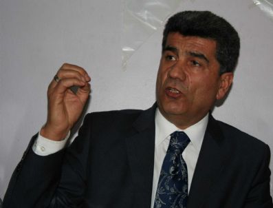 İBRAHIM ÇELIK - Erzurum Emniyet Müdürü Çelik, Kıraathanede Vatandaşlarla Biraraya Geldi