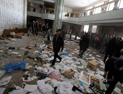 CELALABAD - Bakiyev istifa etmeyeceğini açıkladı