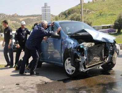 Foça'da Meydana Gelen Kaza Korkuttu
