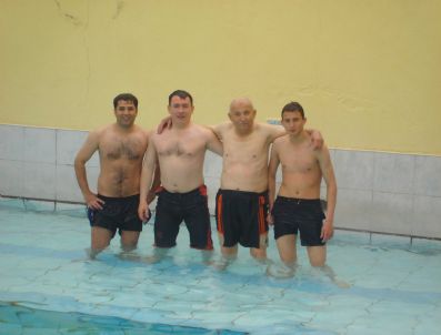 Dede Torun Aynı Kulvarda Yüzdü