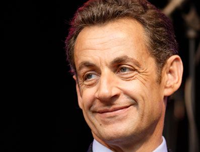 LE MONDE - Le Monde'den Sarkozy'e uyarı
