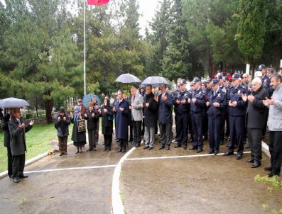 Şehit Polis Mezarı Başında Ziyaret Edildi