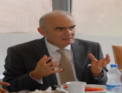 Yılmaz, 5 Yıldızlı Otel İçin Adres Gösterdi