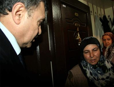 Bakan Eroğlu, şehit ailesine taziyede bulundu