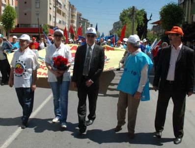 İŞÇI BAYRAMı - Balıkesir'de 1 Mayıs Kutlamaları Olaysız Geçti