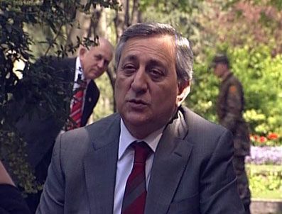 Burhan Kuzu'dan muhalefete markaj