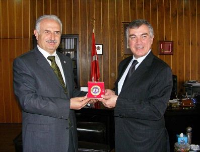 ORHAN YAVUZ - Dışişleri Bakanlığı Müsteşar Yardımcısı Çeviköz'den Öğrencilere Çağrı: