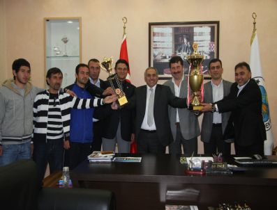 Gündoğduspor'dan Başkan İnci'ye Ziyaret