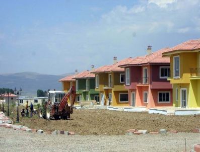 Kars'ta aralıksız devam eden yağmur çiftçiyi endişelendiriyor