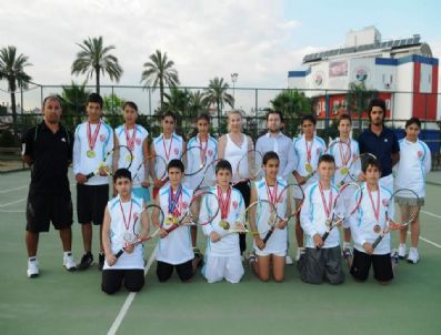 Kepezli Tenisçiler 3 İkincilik Aldı