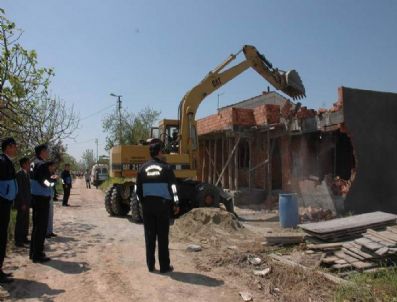 Kumsaz'da Yıkımlar Başladı