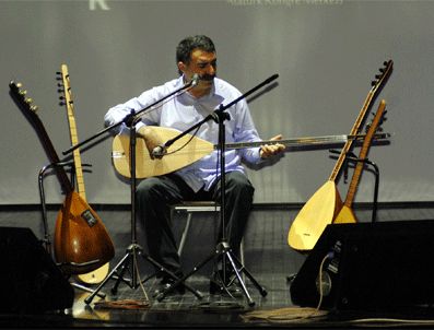 ERDAL ERZINCAN - AKÜ'de Erdal Erzincan rüzgarı