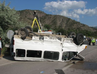 Amasya'da Trafik Kazası: 1 Ölü, 14 Yaralı