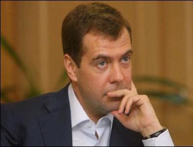 Gül çiftinden Medvedev'ler onuruna yemek
