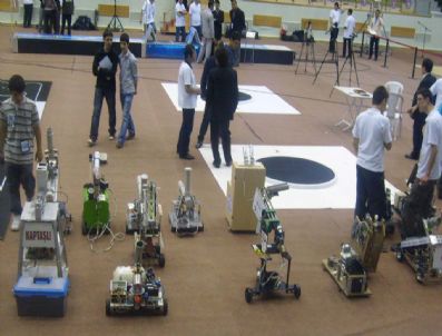 AYDıN MEMÜK - Kaptaşlı Robot Japonların İlgi Odağı Oldu