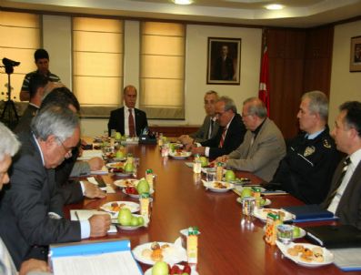 ADNAN ÇAKıROĞLU - Orman Yangınlarıyla Mücadele Başladı