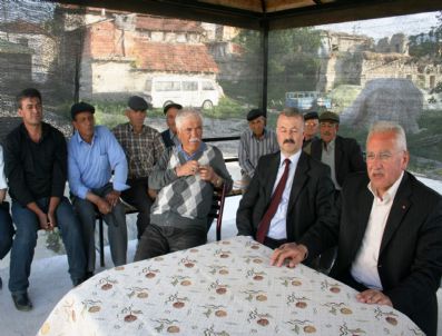 SEBAHATTIN AKKAYA - Başkan Akkaya, Vatandaşla Buluştu