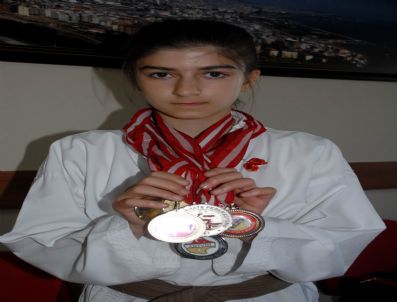 KAZıM ORBAY - Her Yaşa 1 Madalya